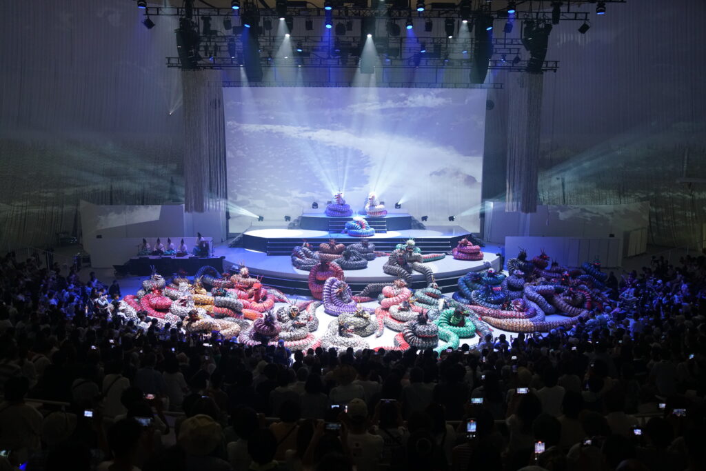 浜田市の伝統芸能「石見神楽」をMZ世代の「推し文化」文脈へ再定義 / 大阪・関西万博公演 メインビジュアル | NEWTHINK